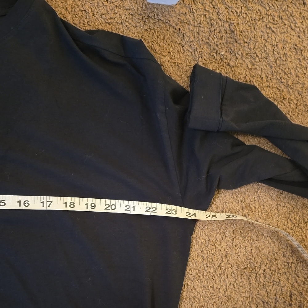 NWOT Vuori Oversized Black Long Sleeve Crewneck Tee - Picture 6 of 7